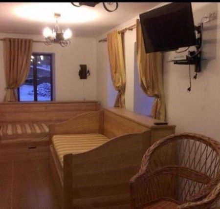 Дом Для Отдыха В Лесу Rzhyshchiv Exteriör bild